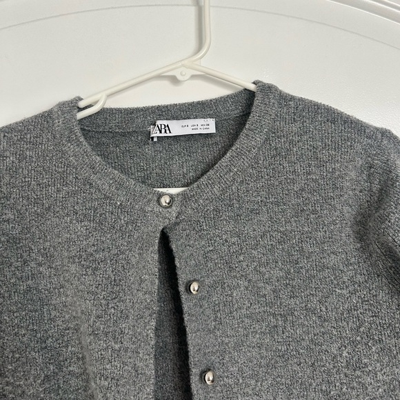 Zara grey minimalist silver bead button cardigan size small - Picture 5 of 12